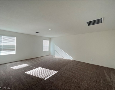 7569 W Mistral Avenue - Photo Thumbnail 21
