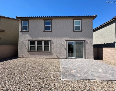 7569 W Mistral Avenue - Photo Thumbnail 28