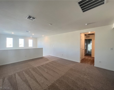 7569 W Mistral Avenue - Photo Thumbnail 4