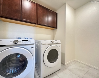 7569 W Mistral Avenue - Photo Thumbnail 27