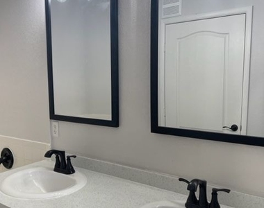 9901 Trailwood Drive - Photo Thumbnail 19