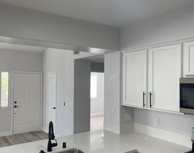 9901 Trailwood Drive - Photo Thumbnail 12