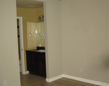 1709 Steamboat Drive - Photo Thumbnail 13