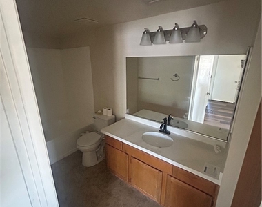 9620 W Russell Road - Photo Thumbnail 6