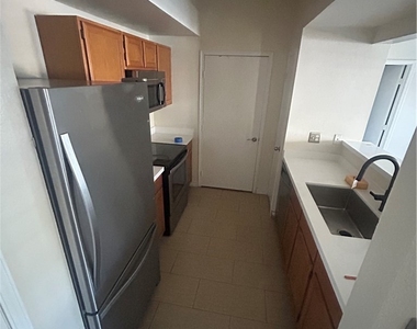 9620 W Russell Road - Photo Thumbnail 3