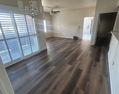 9620 W Russell Road - Photo Thumbnail 4