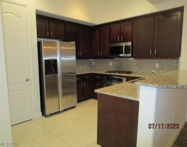44 E Serene Avenue - Photo Thumbnail 2