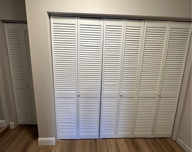 4100 Woodgreen Drive - Photo Thumbnail 6