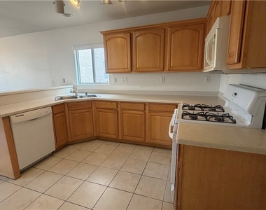 5328 Desert Columbine Court - Photo Thumbnail 11