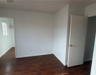 5328 Desert Columbine Court - Photo Thumbnail 7