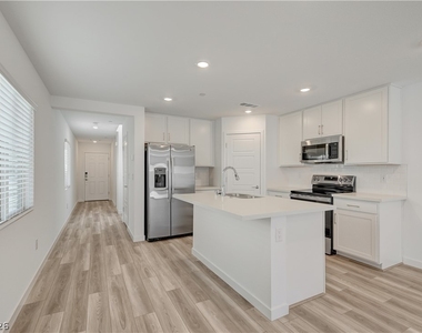 2124 Abraham Avenue - Photo Thumbnail 14