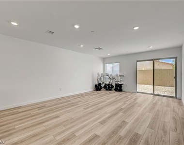 2124 Abraham Avenue - Photo Thumbnail 9