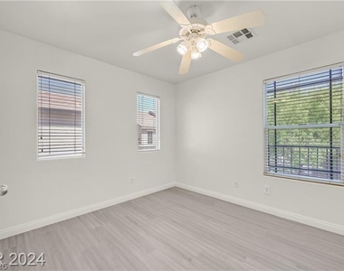 10239 Keystone Pastures Street - Photo Thumbnail 16