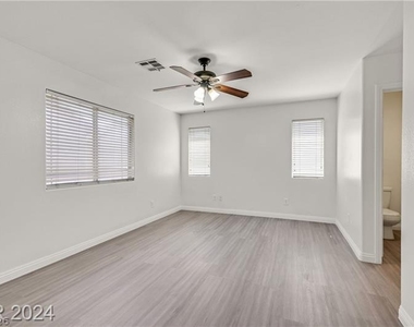 10239 Keystone Pastures Street - Photo Thumbnail 6