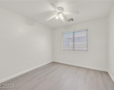 10239 Keystone Pastures Street - Photo Thumbnail 13