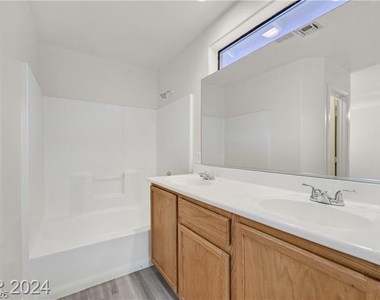 10239 Keystone Pastures Street - Photo Thumbnail 9