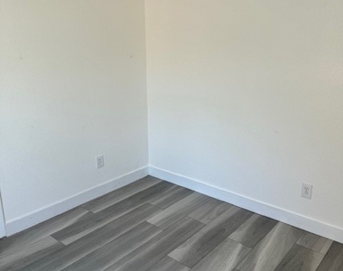 1172 Paradise Desert Avenue - Photo Thumbnail 9