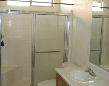 4892 Perrone Avenue - Photo Thumbnail 12