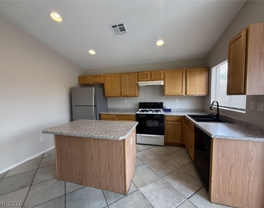 4892 Perrone Avenue - Photo Thumbnail 7