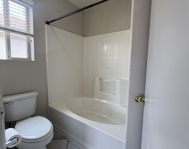 4892 Perrone Avenue - Photo Thumbnail 12