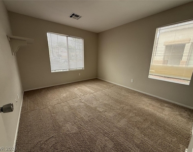 4892 Perrone Avenue - Photo Thumbnail 15