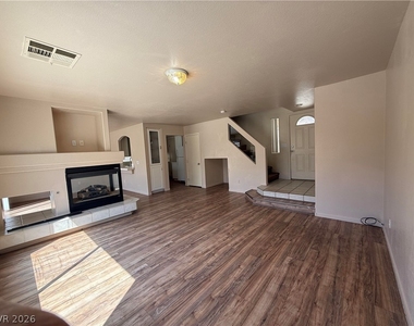 10137 Maidens Wreath Court - Photo Thumbnail 7