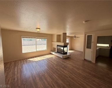 10137 Maidens Wreath Court - Photo Thumbnail 5
