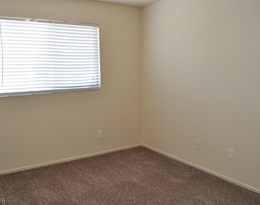 10137 Maidens Wreath Court - Photo Thumbnail 17