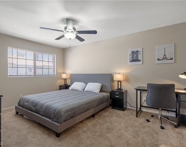 8216 Diamond Star Court - Photo Thumbnail 20