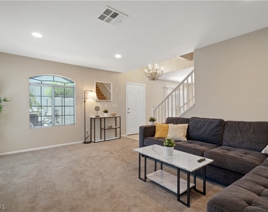 8216 Diamond Star Court - Photo Thumbnail 10