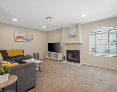8216 Diamond Star Court - Photo Thumbnail 6