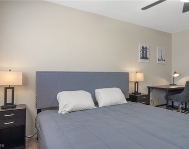 8216 Diamond Star Court - Photo Thumbnail 18