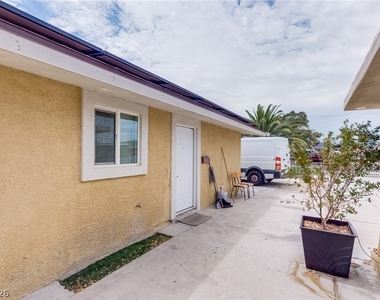 2318 Bassler Street - Photo Thumbnail 11