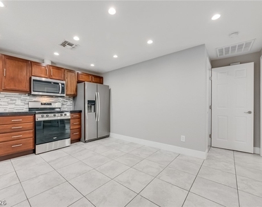 2318 Bassler Street - Photo Thumbnail 2