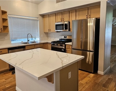 3433 Round Valley Way - Photo Thumbnail 2