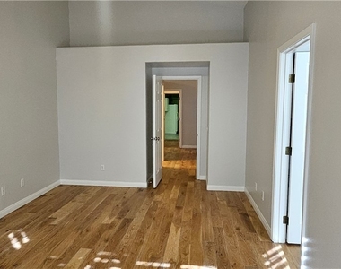 3433 Round Valley Way - Photo Thumbnail 14