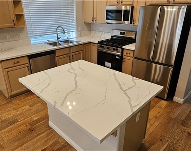 3433 Round Valley Way - Photo Thumbnail 4