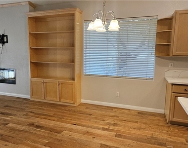 3433 Round Valley Way - Photo Thumbnail 5