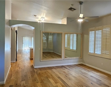 3433 Round Valley Way - Photo Thumbnail 11