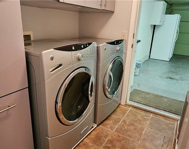 3433 Round Valley Way - Photo Thumbnail 29