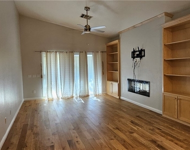 3433 Round Valley Way - Photo Thumbnail 9
