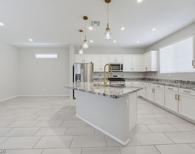 10661 Sariah Skye Avenue - Photo Thumbnail 10