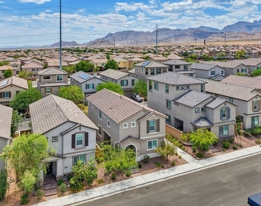 10661 Sariah Skye Avenue - Photo Thumbnail 60