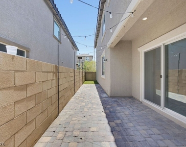 10661 Sariah Skye Avenue - Photo Thumbnail 43