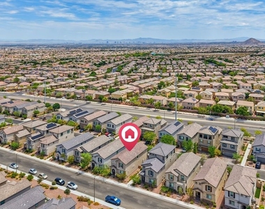 10661 Sariah Skye Avenue - Photo Thumbnail 45