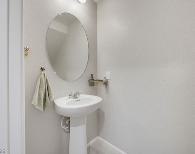 10661 Sariah Skye Avenue - Photo Thumbnail 22