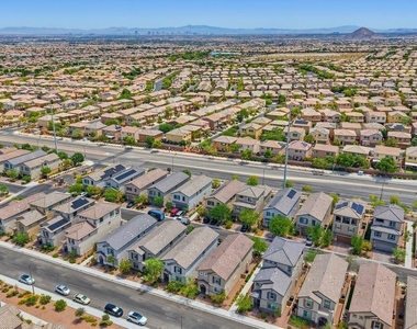 10661 Sariah Skye Avenue - Photo Thumbnail 51