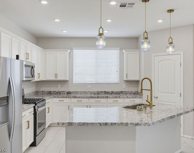 10661 Sariah Skye Avenue - Photo Thumbnail 2