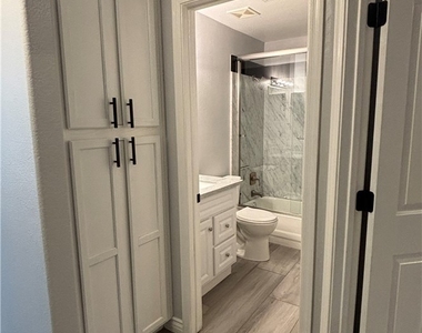 9828 Piper Glen Place - Photo Thumbnail 21