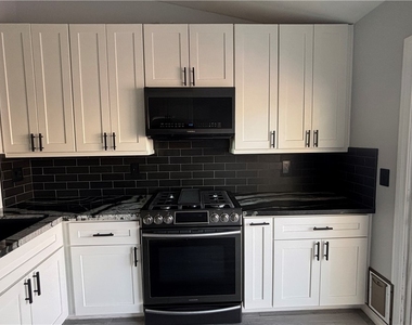 9828 Piper Glen Place - Photo Thumbnail 6